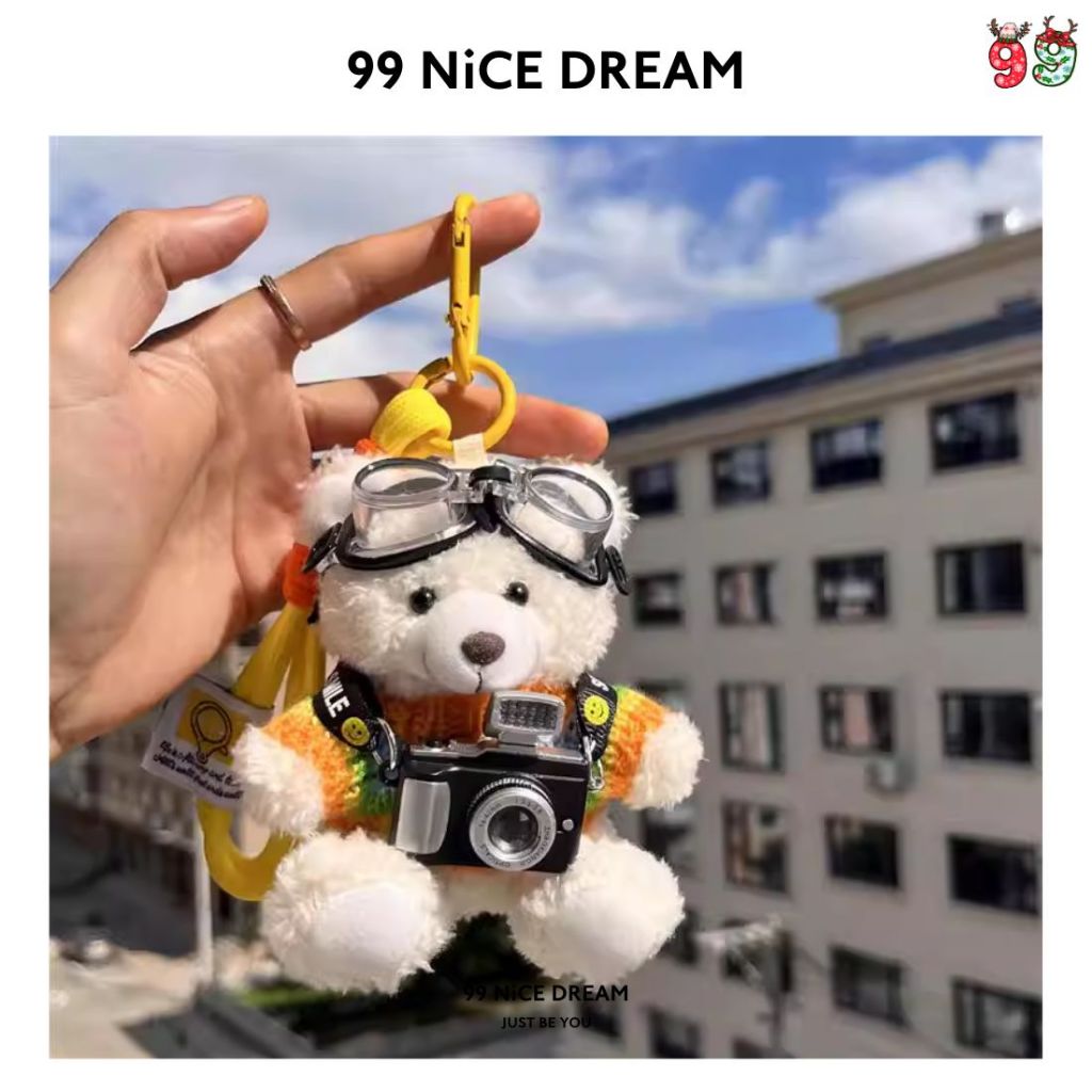 Charm Treo Túi Gấu Bông Trắng Áo Hồng Đáng Yêu Đeo Kính Dễ Thương – Móc Khóa Bông Máy Ảnh Sáng